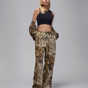 Nike Jordan Brooklyn Fleece Sweats in Camo NWT